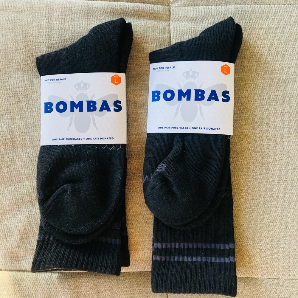 (2) NWT Bombas black crew socks, SZ Medium